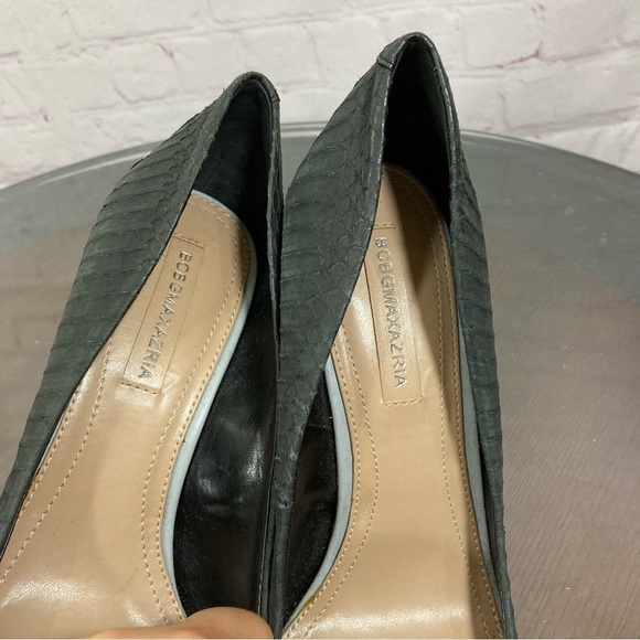 BCBG MAX AZRIA snake skin embossed leather pointy toe stiletto pumps 9.5 New - Picture 12 of 16